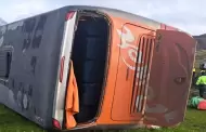 Aparatoso accidente de bus en el l�mite de Cusco y Puno: Despiste y vuelco dejan varios heridos