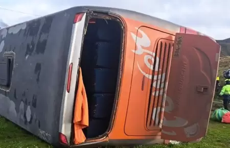 Vuelco de bus en carretera Cusco-Puno deja varios heridos.