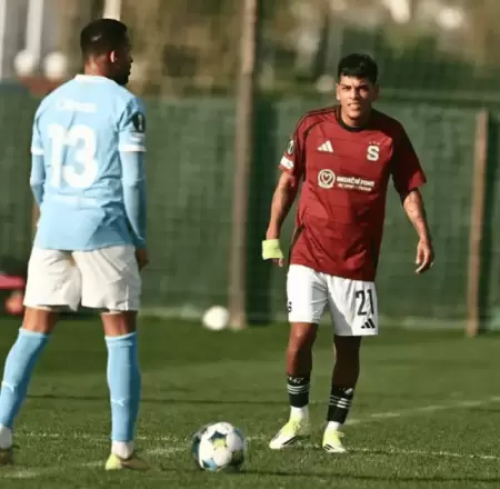 Joao Grimaldo sum� sus primeros minutos con el Sparta Praga
