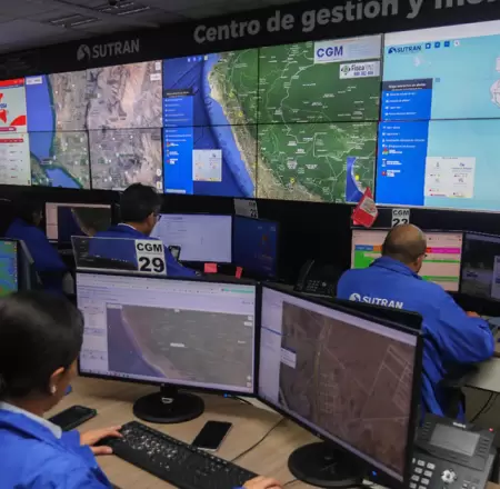 Sutran insta a monitorear el estado de las carreteras por lluvias intensas.