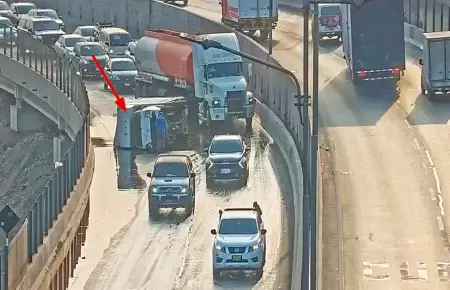 Tr�nsito paralizado en L�nea Amarilla.