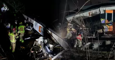 Descarrilamiento de tren tras choque contra muro.