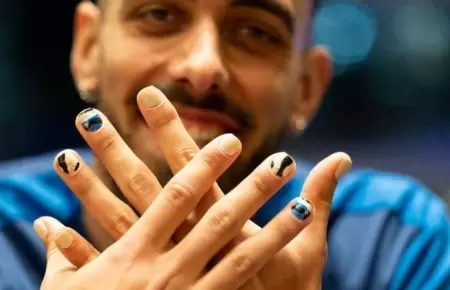 Borja Iglesias recibe insultos homof�bicos