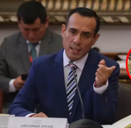 Presidente Jer� descart� comunicaci�n con funcionario de Indecopi.