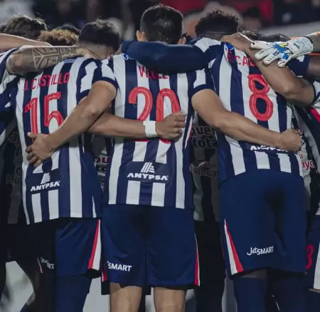 Alianza Lima present� su camiseta alterna para la temporada 2026.