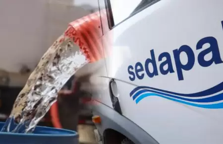 Advierten riesgo en distribuci�n gratuita de agua potable con cisternas en Lima.