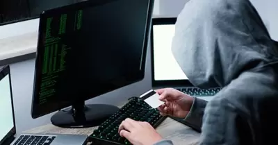 Jos� Jer� tipifica el delito de tr�fico il�cito de datos inform�ticos.