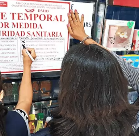 Cuatro boticas fueron clausuradas en El Agustino por vender medicamentos vencido