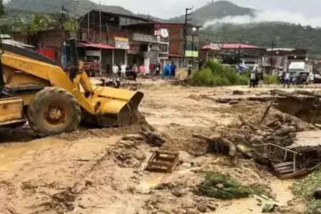 Fuerte huaico en Jun�n produce severos da�os en carretera marginal.