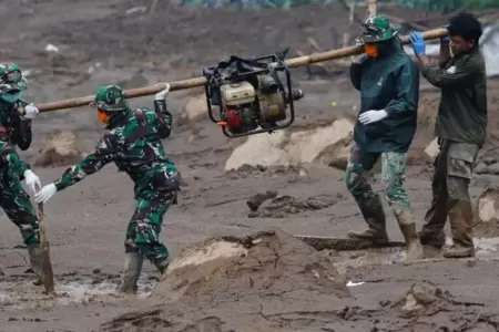 Alud ha provocado la muerte de m�s de 30 personas en Indonesia.