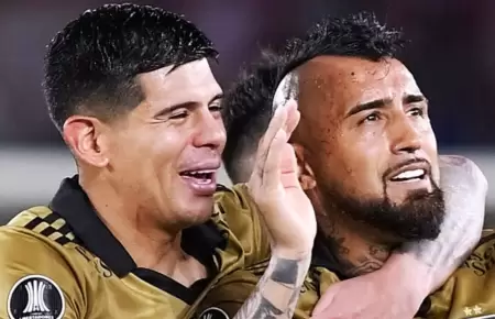 Arturo�Vidal se despide de Esteban Pavez