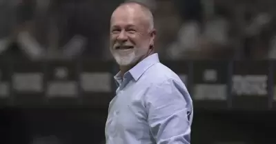 Jugador peruano llen� de elogios a Mano Menezes.