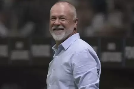 Jugador peruano llen� de elogios a Mano Menezes.