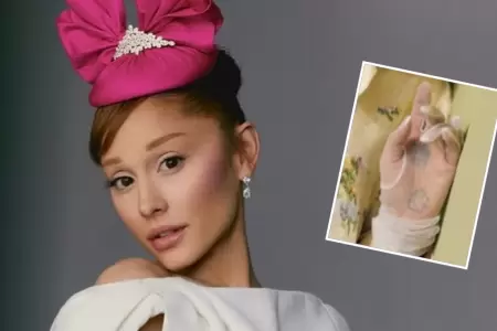�Ariana Grande tiene 6 dedos en su mano izquierda?