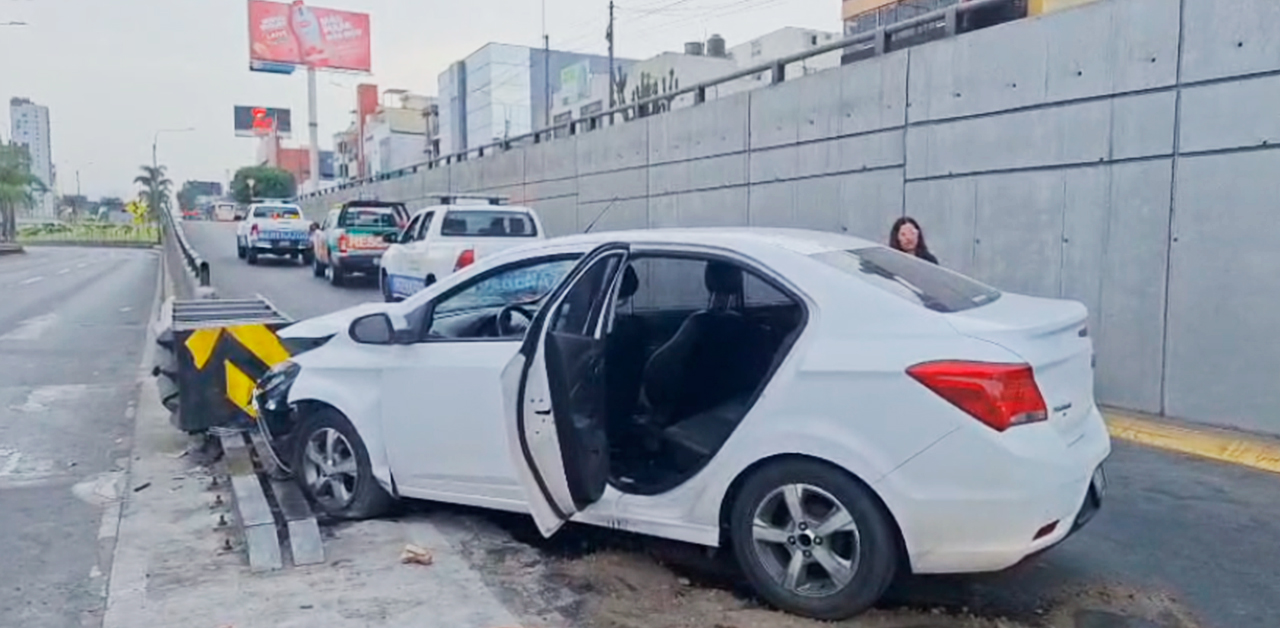 Reportan accidente vehicular en la Av. Javier Prado con destino a La Molina: Dos personas resultaron heridas