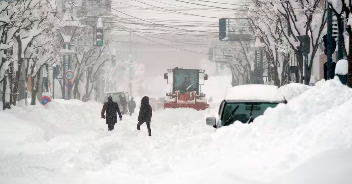 Tormenta de nieve deja al menos 35 muertos y varios heridos: Emiten alertas por posibles avalanchas