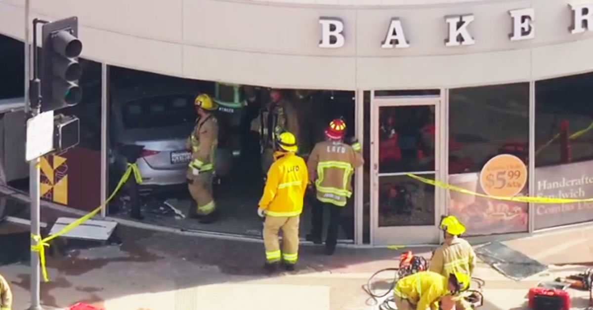 Tragedia en supermercado: Reportan al menos tres fallecidos y varios heridos tras choque de auto