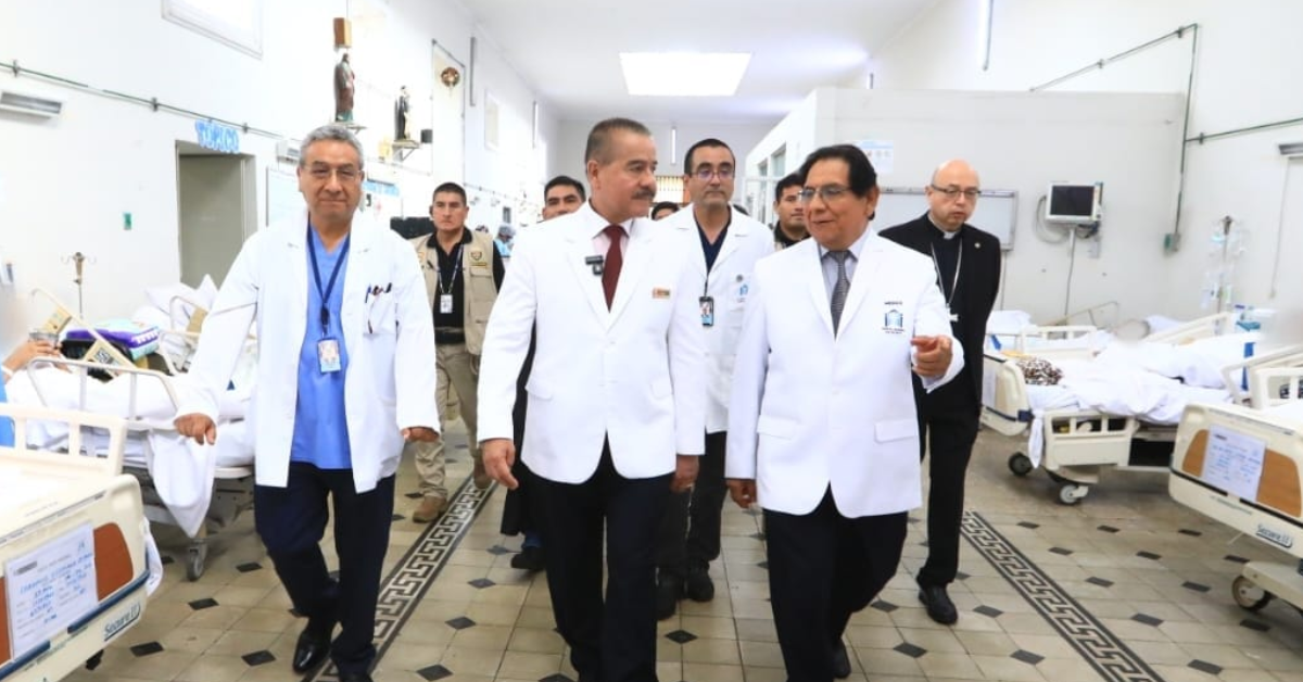 Ministro de Salud anuncia redistribución de medicamentos: "Hemos detectado sobrestock en algunos hospitales"