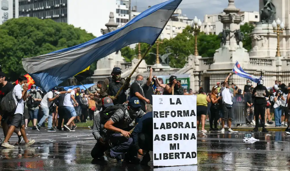 Argentina: Choques y detenidos en marcha contra reforma laboral