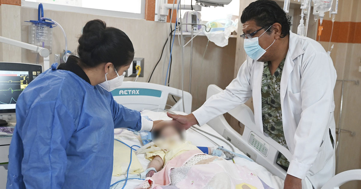 Bebé de cuatro meses sobrevive luego de extirparle un tumor que comprometía el 50 % de su hígado