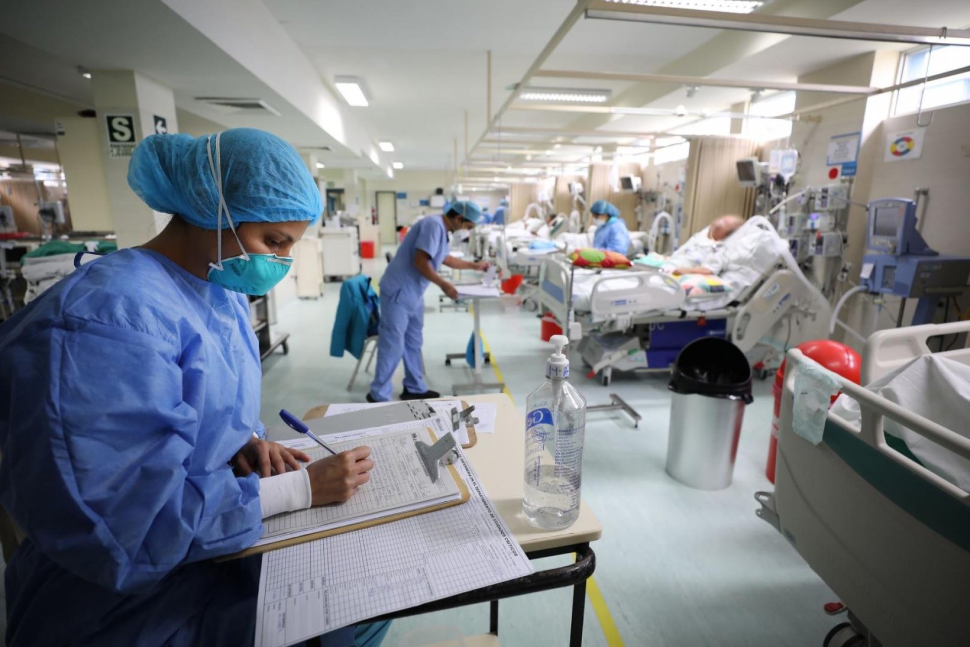 ¡Sacuden las UCI! Nueva norma del Minsa elimina exigencia clave y desata fuerte rechazo en la comunidad médica