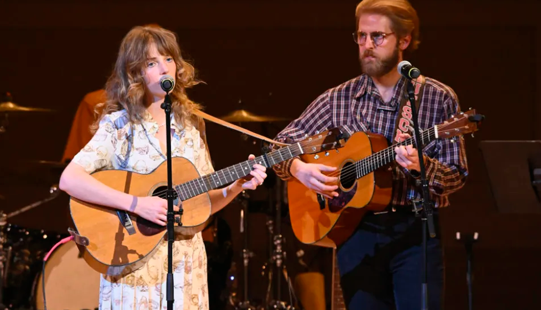 Maya Hawke, se cas� con el m�sico Christian Lee Hutson el D�a de San Valent�n.