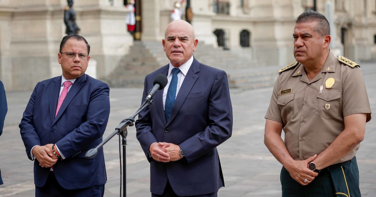 Premier Ernesto Álvarez está a cargo del Gobierno tras la censura de José Jerí, según experto