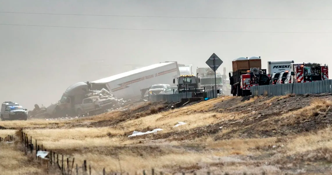 Choque masivo en una autopista en Colorado.