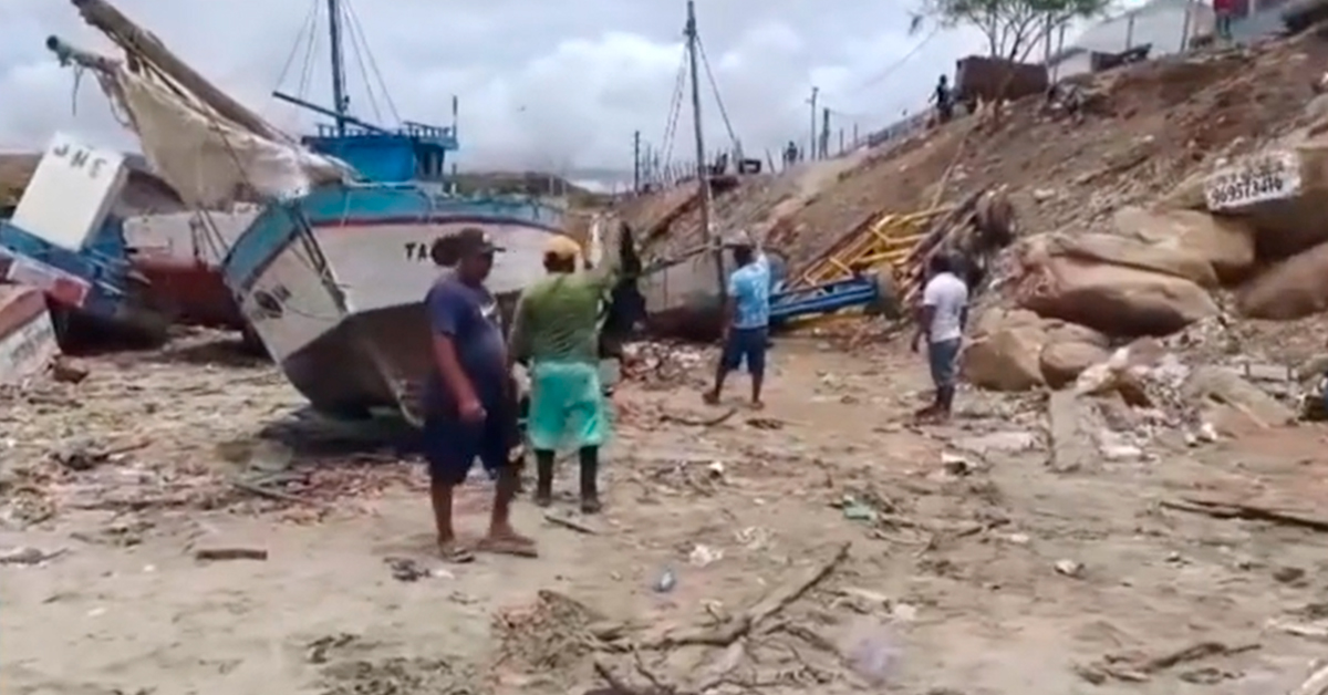 Pescadores de Talara afectados por las lluvias intensas: Embarcaciones terminaron colapsadas