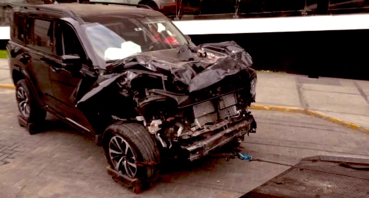 Estado en el que acabó la camioneta de Laura Spoya.