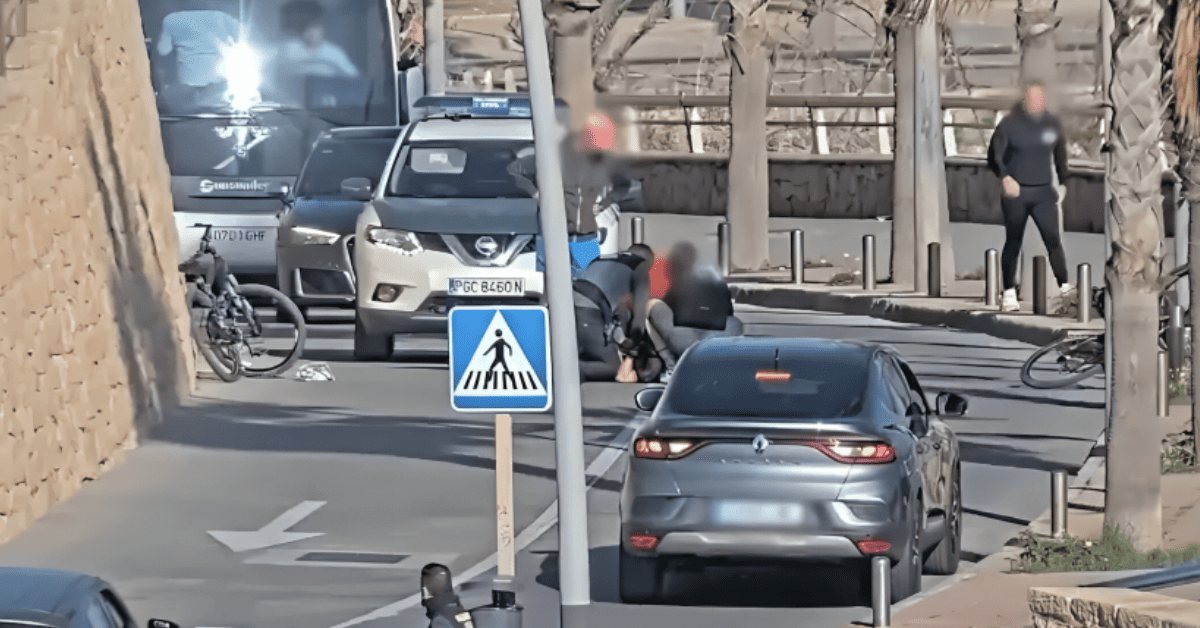Valerosos guardias salvan la vida de ciclista que sufrió infarto en plena carretera tras aplicarle RCP