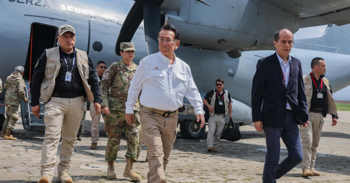 Presidente Balcázar y ministros llegaron a Arequipa: Gobernador los recibió y buscarán atender emergencia por lluvias