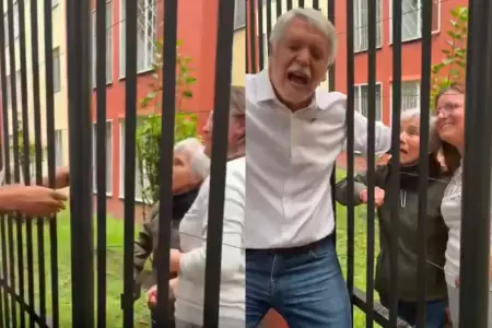 Candidato presidencial sufre descarga el�ctrica.