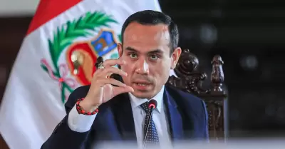 Fiscal�a inicia investigaci�n por contrataci�n de allegadas al presidente