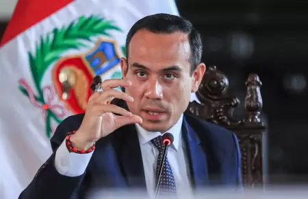 Fiscal�a inicia investigaci�n por contrataci�n de allegadas al presidente