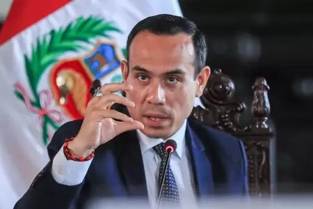 Fiscal�a inicia investigaci�n por contrataci�n de allegadas al presidente
