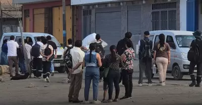 Tres empresas de combis acatan paro en el Callao tras ataques extorsivos.