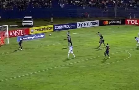 Diego Acosta anot� el 1-0 de 2 de Mayo para vencer a Alianza Lima.