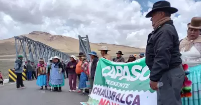 Manifestantes bloquean acceso al penal de Challapalca