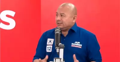 Candidato asegura que Cosmos TV no tiene relaci�n con familia Acu�a