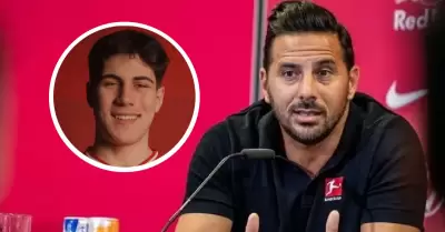 Felipe Ch�vez fue elogiado por Claudio Pizarro tras fichar por Colonia.