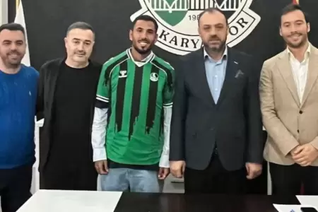 Sergio Pe�a fue presentado como nuevo jugador del Sakaryaspor.