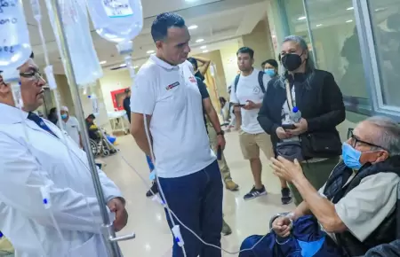 Jos� Jer� visita hospitales de Lima.