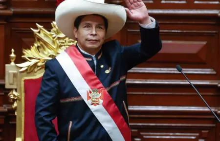 Pedro Castillo "deber�a salir" de prisi�n para ser juzgado por corrupci�n, afirm