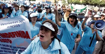Trabajadores de EsSalud convocan movilizaci�n