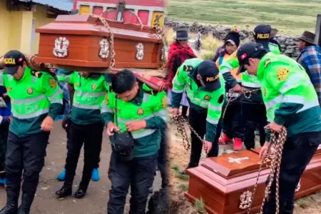 Madre de 90 a�os pierde a su �nico hijo y polic�as la ayudan en Ayacucho.