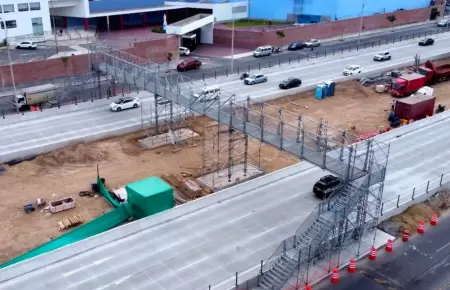 V�a Expresa Sur: Montaje de segundo puente peatonal provisional culmina montaje.