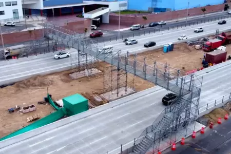 V�a Expresa Sur: Montaje de segundo puente peatonal provisional culmina montaje.