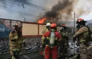 Incendio en Chosica: Reportan explosiones en almac�n de aerosoles y viviendas afectadas