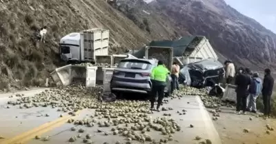 Choque m�ltiple en Carretera Central deja un fallecido y bloquea la v�a.